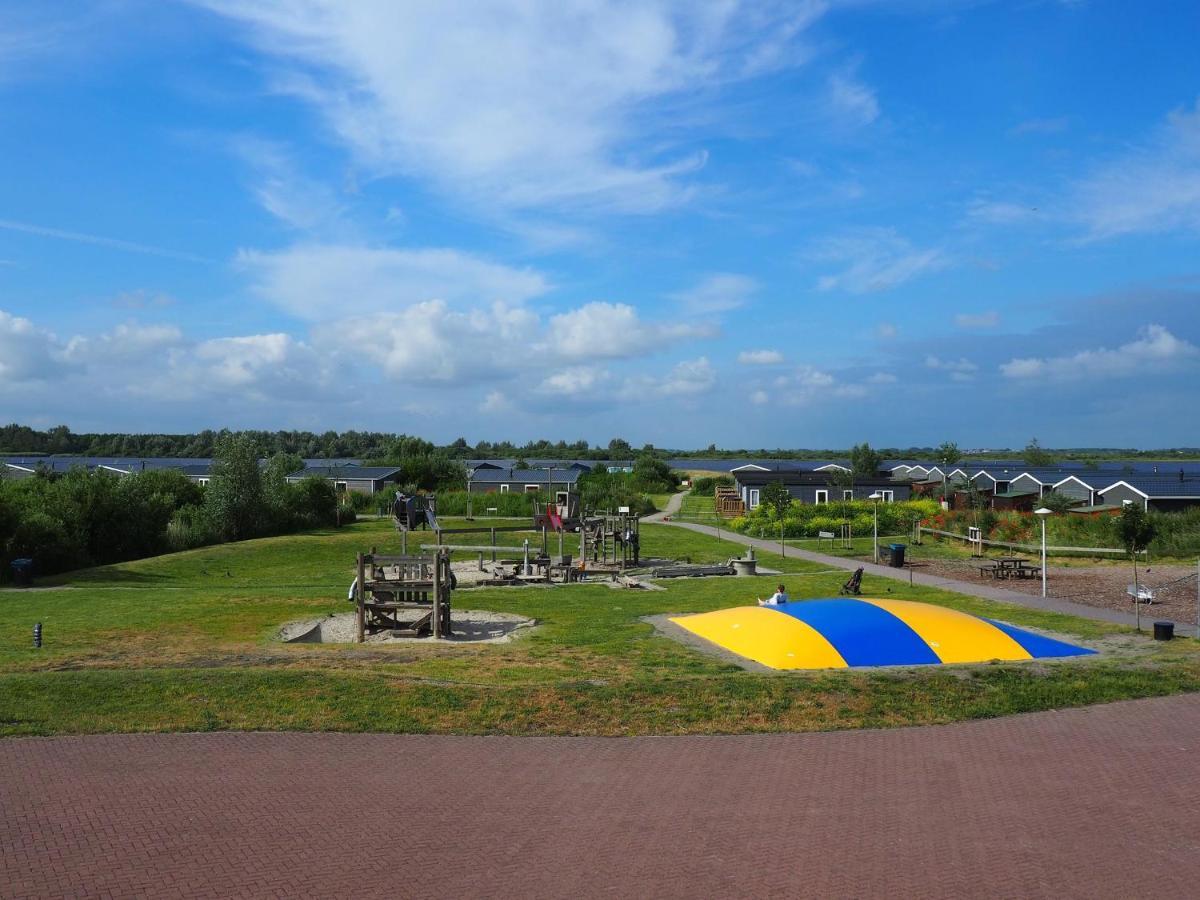 Bj Chalets - De Rug 3 - Vakantiepark Lauwersoog - Luxe Chalet Met Vaatwasser En Inloopkast! Vroege Incheck! Met Airco! Bagian luar foto