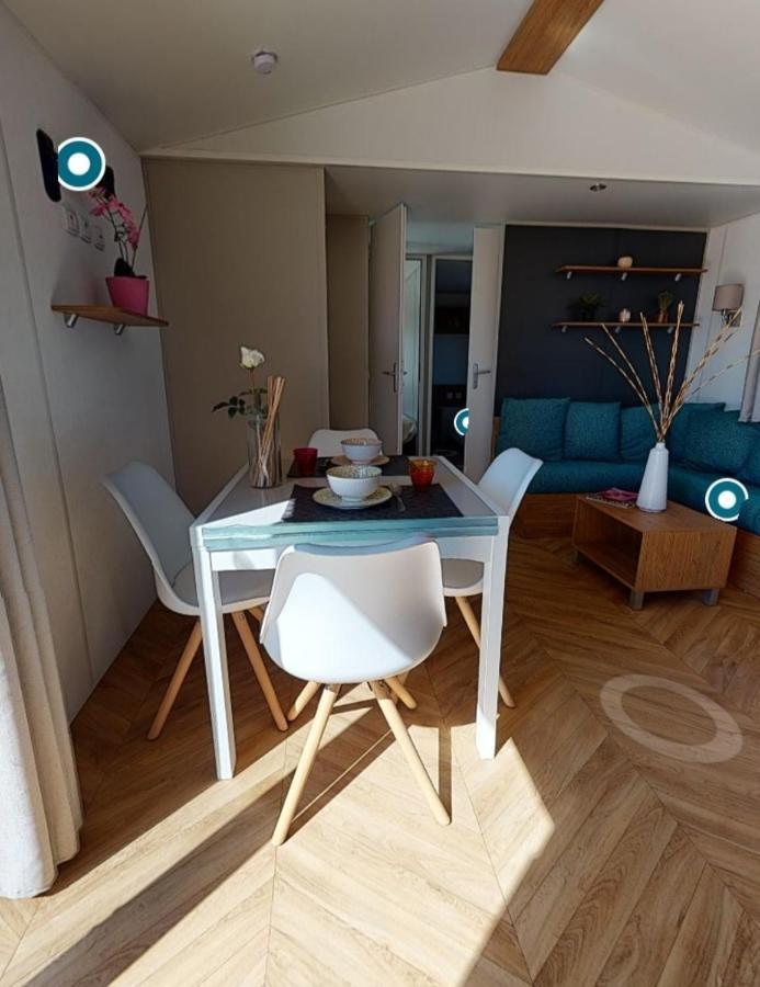 Bj Chalets - De Rug 3 - Vakantiepark Lauwersoog - Luxe Chalet Met Vaatwasser En Inloopkast! Vroege Incheck! Met Airco! Bagian luar foto